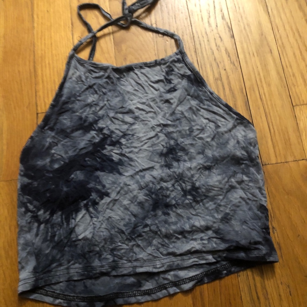 Women cropped halter top